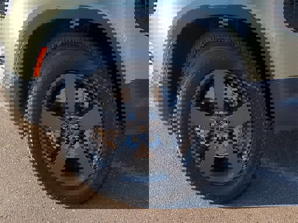 Used 2022 Land Rover Defender 110 SE image 13