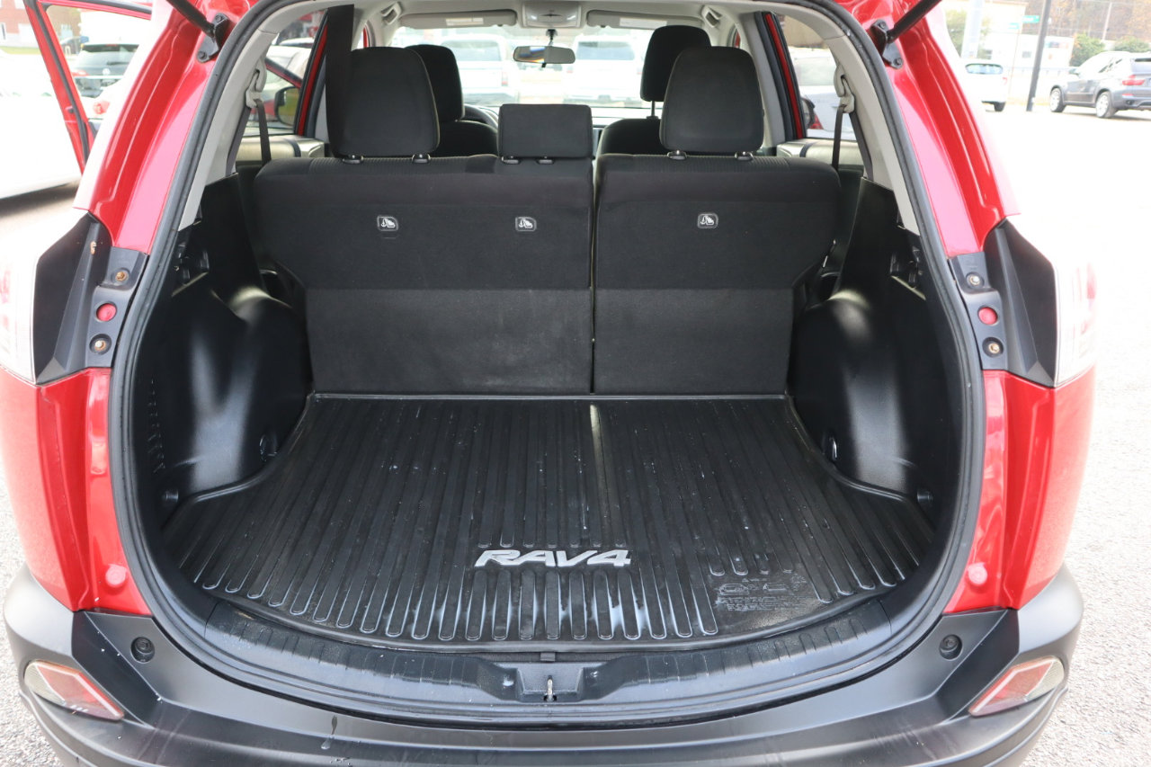 Used 2016 Toyota RAV4 LE image 22