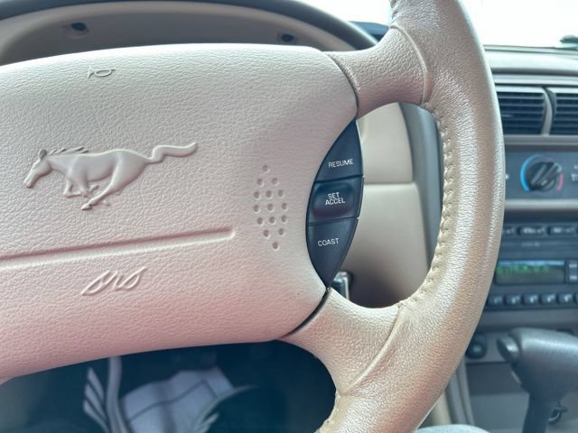 Used 2003 Ford Mustang Convertible RWD image 30