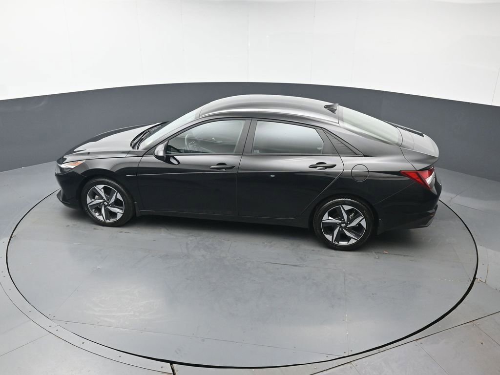 Used 2023 Hyundai Elantra SEL w/ Convenience Package FWD image 34