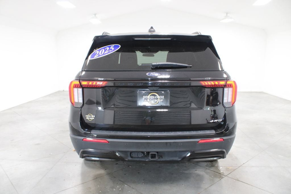 Used 2025 Ford Explorer ST-Line AWD/4WD image 8