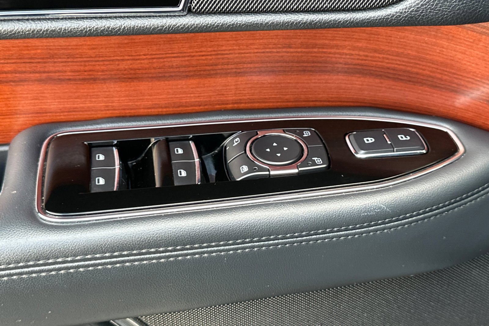 Used 2022 Lincoln Navigator Reserve image 12