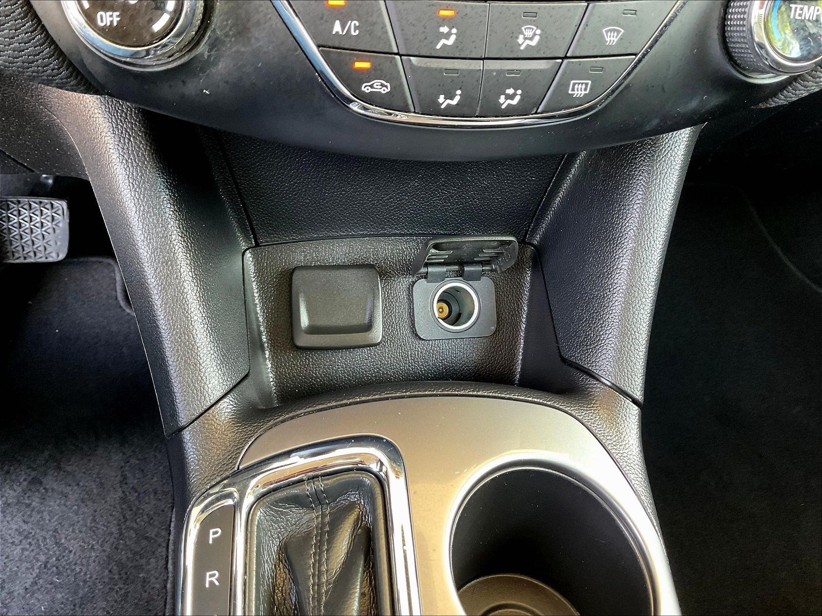 Used 2018 Chevrolet Cruze LT FWD image 15