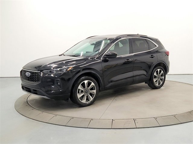 Used 2025 Ford Escape Platinum image 3