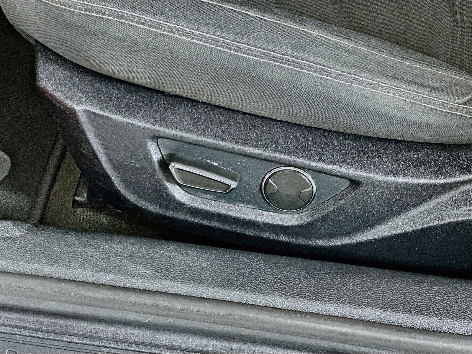 Used 2015 Ford Mustang Coupe RWD image 20