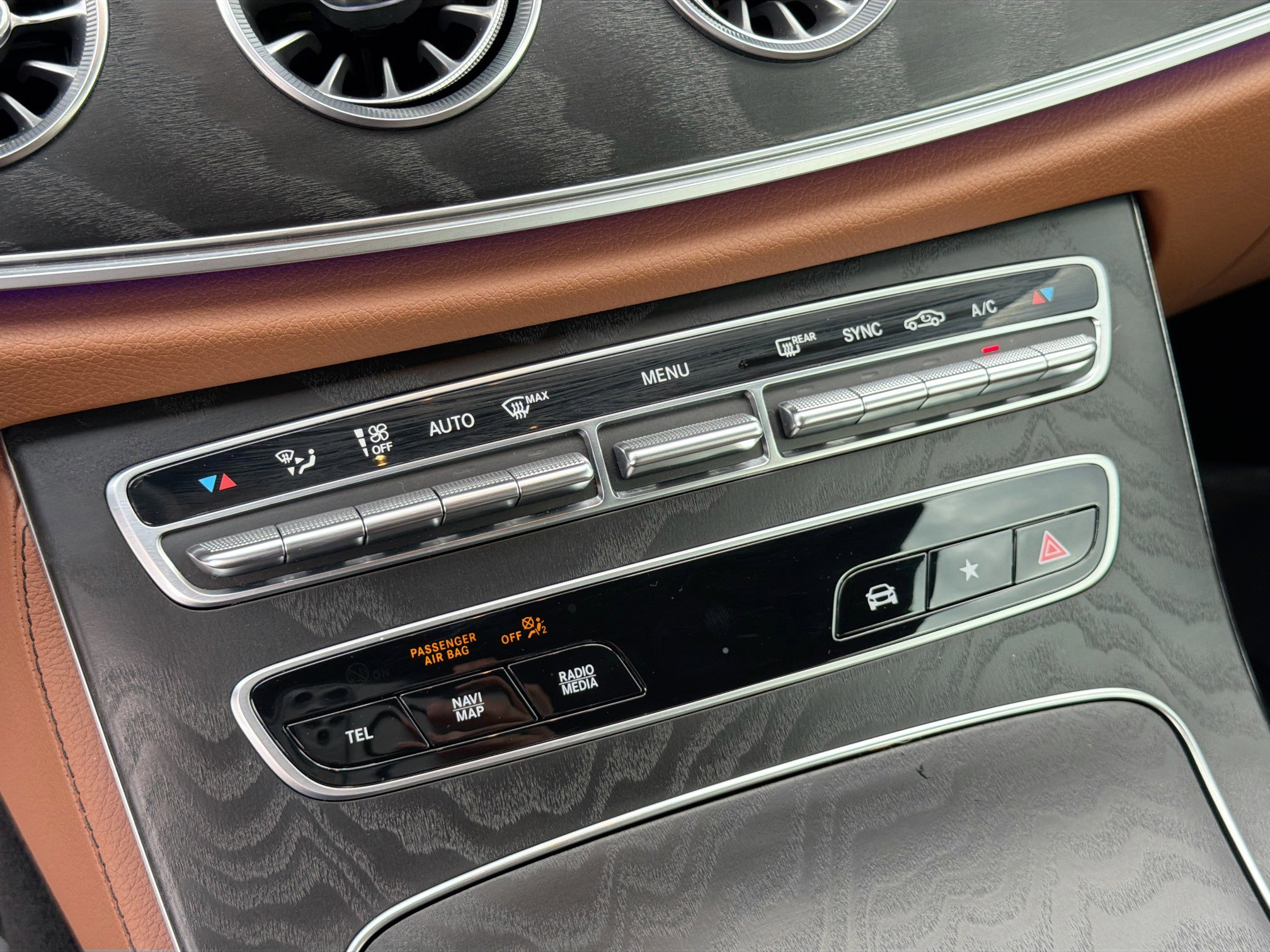 Used 2023 Mercedes-Benz E 450 Cabriolet image 32