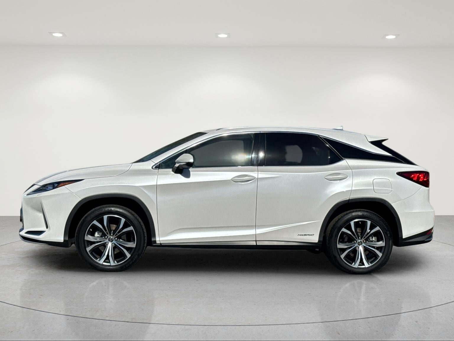 Used 2022 Lexus RX 450h AWD w/ Premium Package image 3
