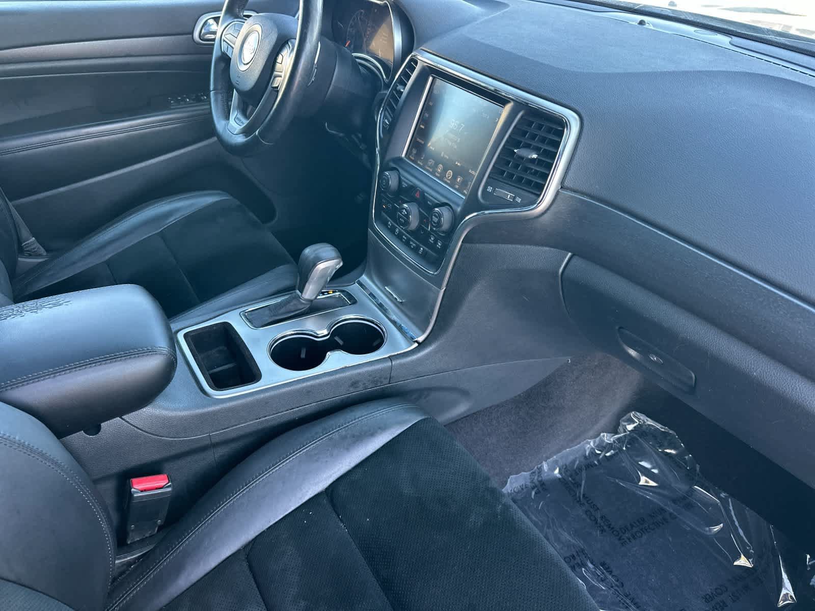 Used 2017 Jeep Grand Cherokee Altitude AWD/4WD image 17