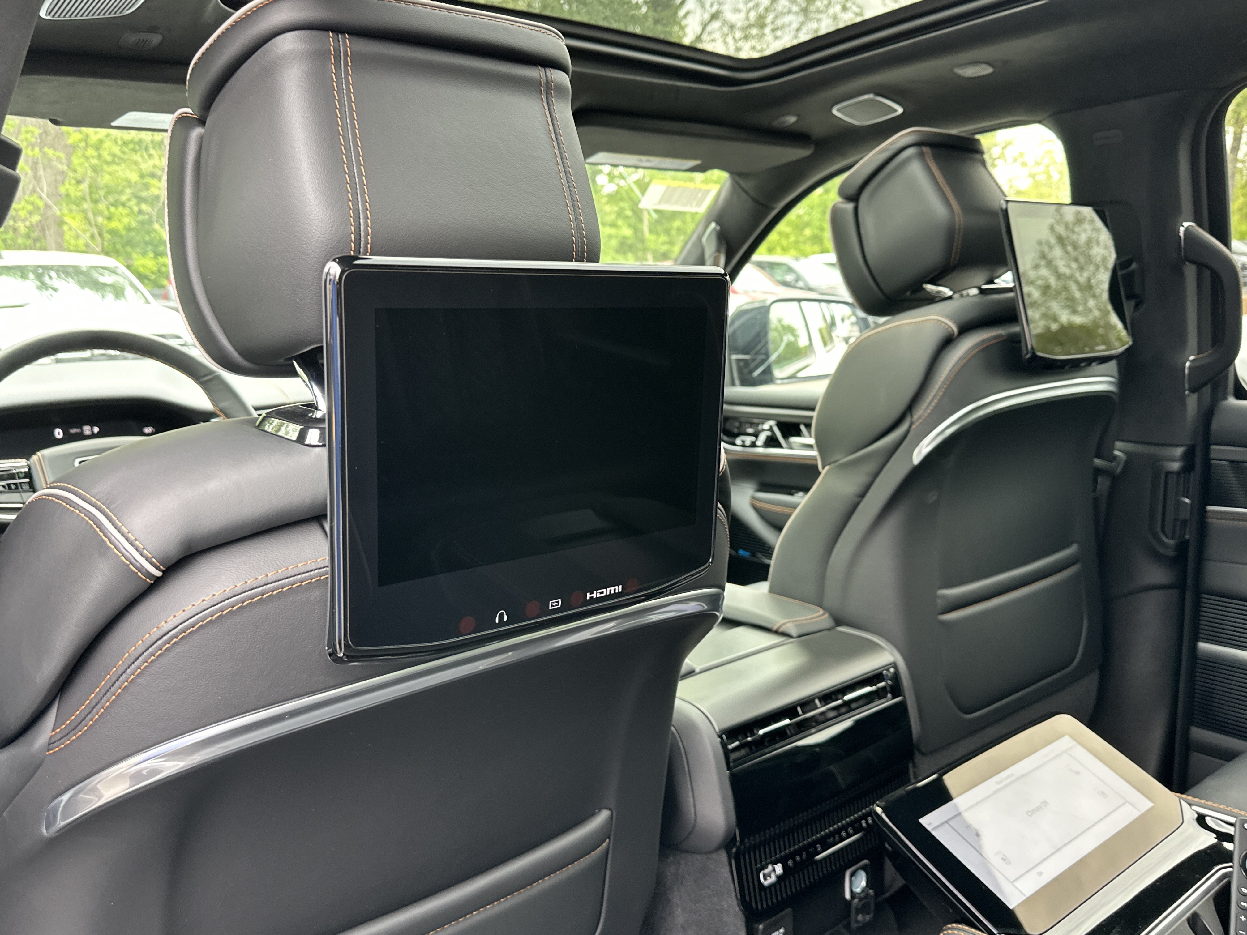 New 2026 Jeep Grand Wagoneer L Summit AWD/4WD image 32