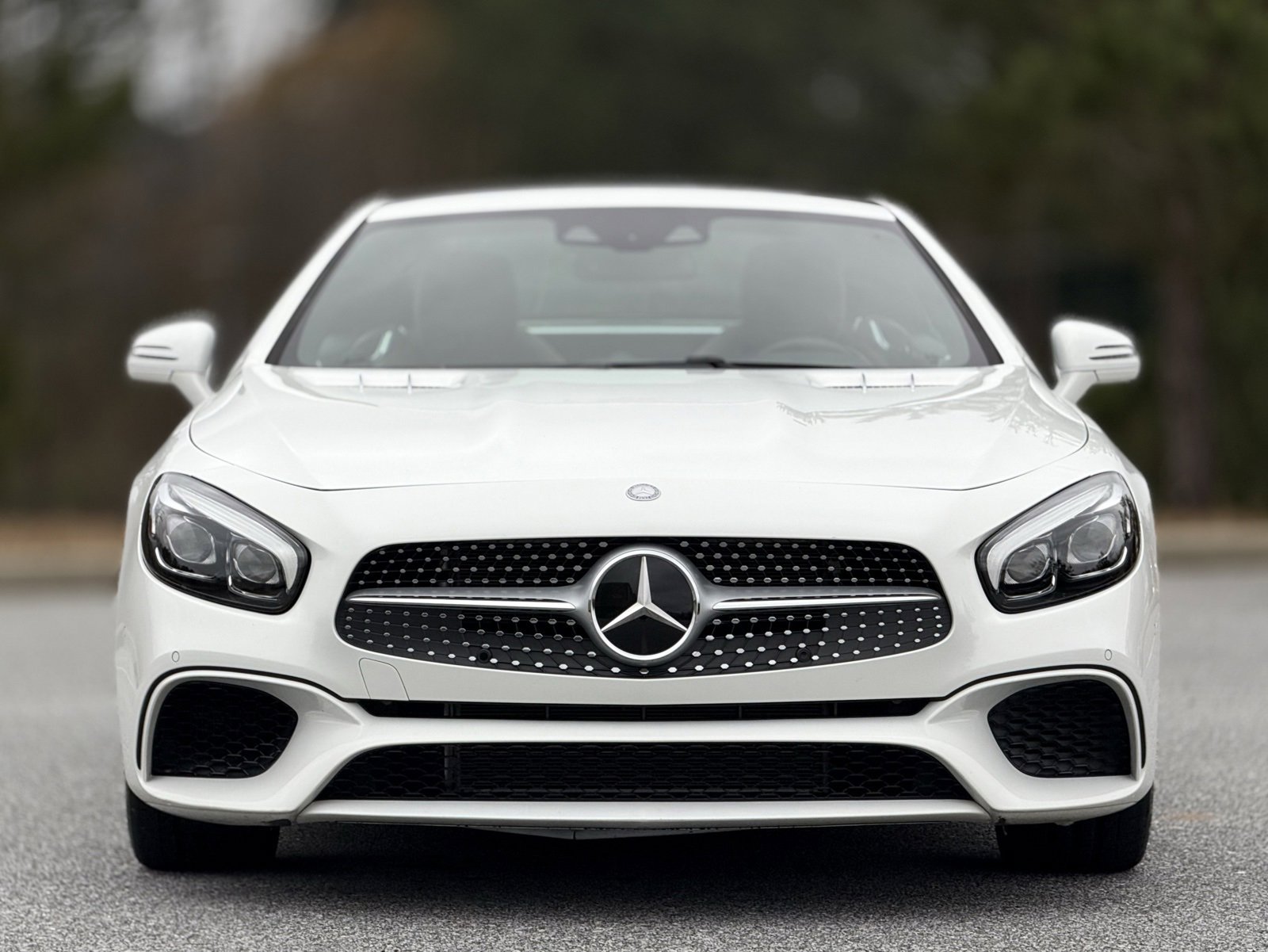 Used 2017 Mercedes-Benz SL 550 image 2
