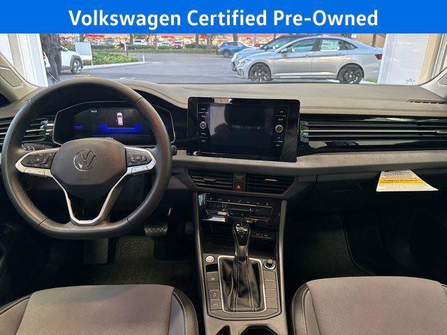 Used 2025 Volkswagen Jetta SE w/ Sunroof Package FWD image 16