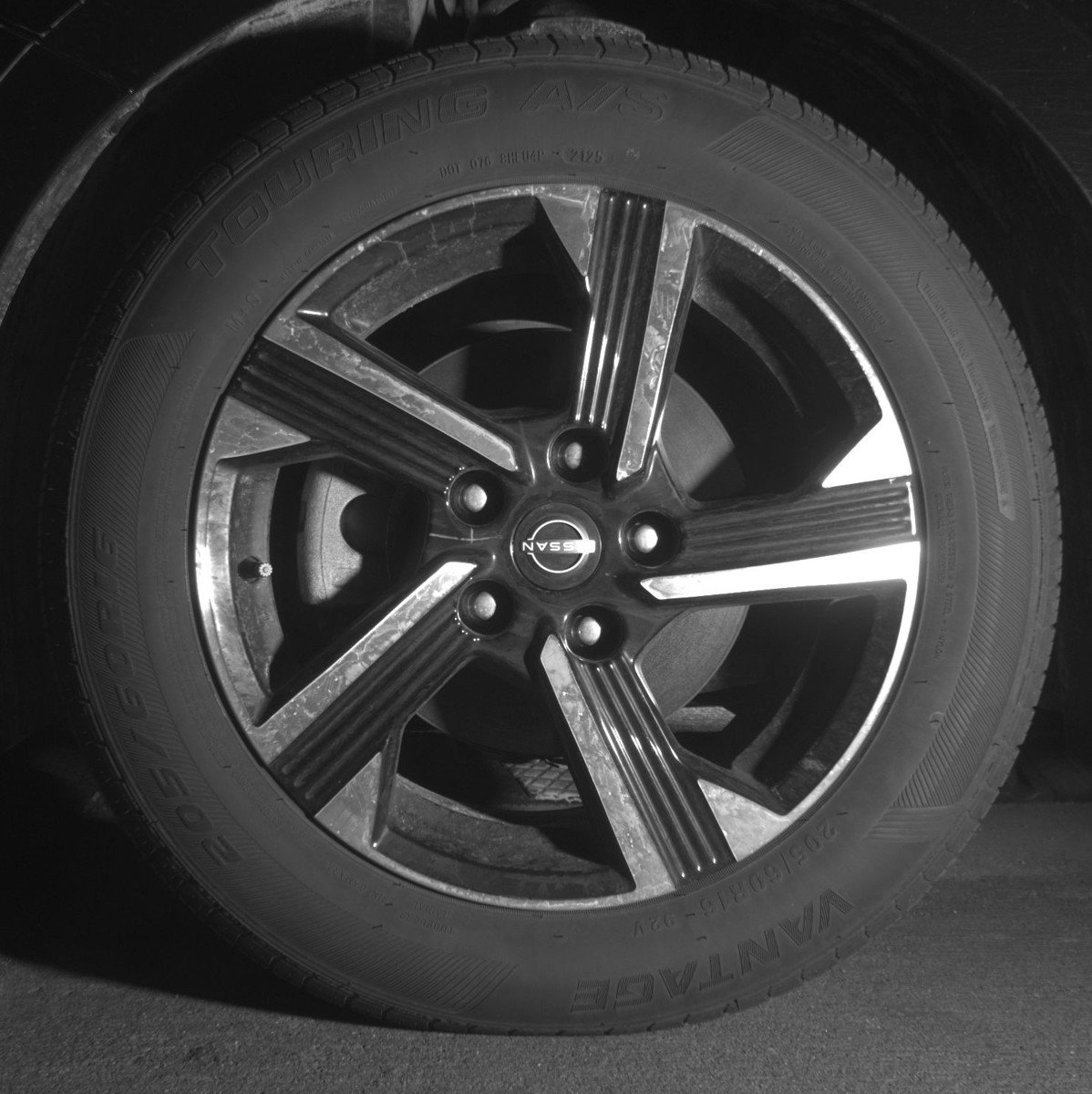 Used 2024 Nissan Sentra SV FWD image 12