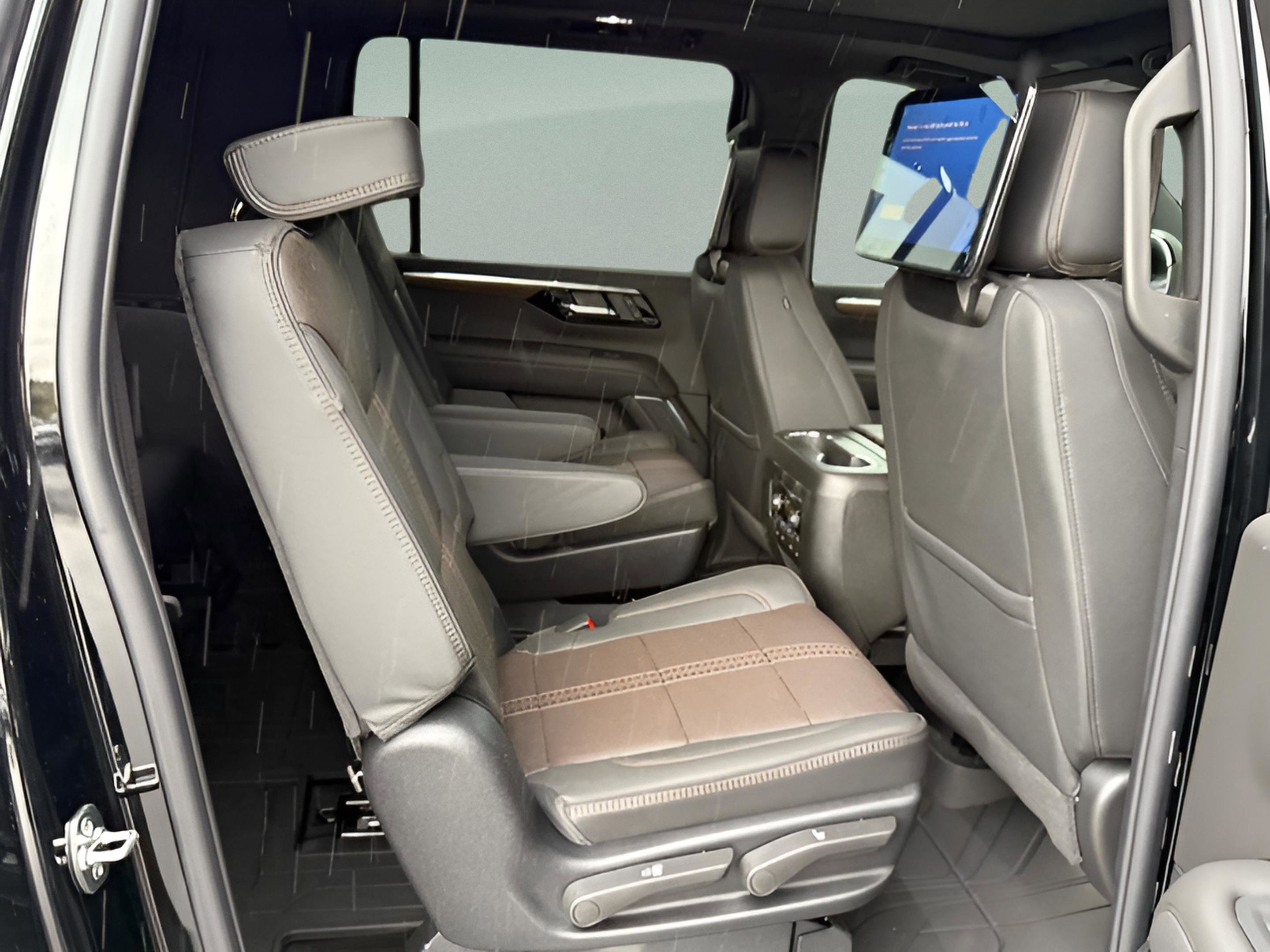 New 2026 Chevrolet Suburban High Country image 16