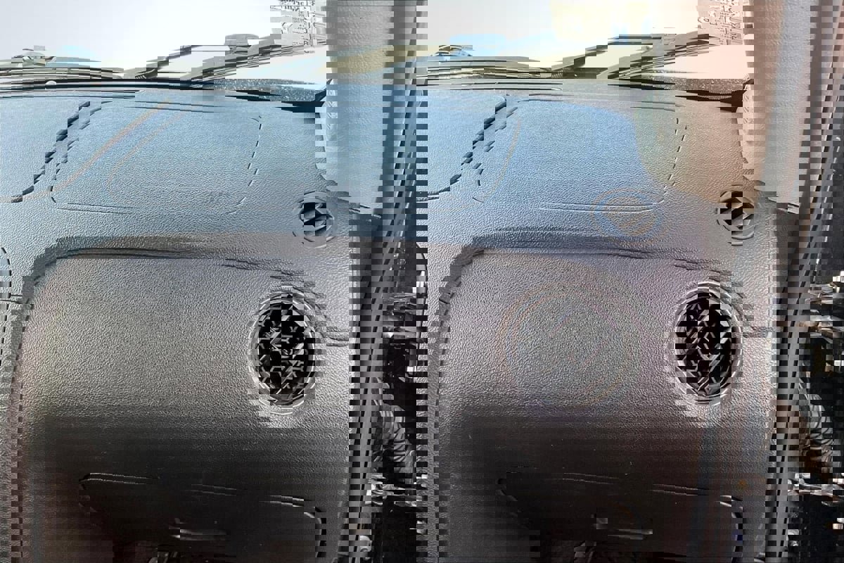 Used 2010 Chevrolet HHR LT image 17