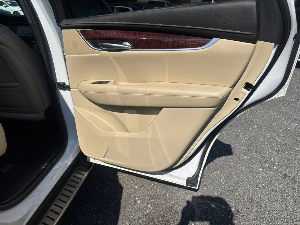 Used 2017 Cadillac XT5 Luxury AWD/4WD image 43