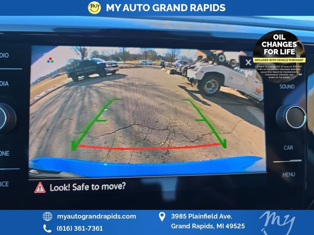 Used 2024 Volkswagen Taos SE image 20