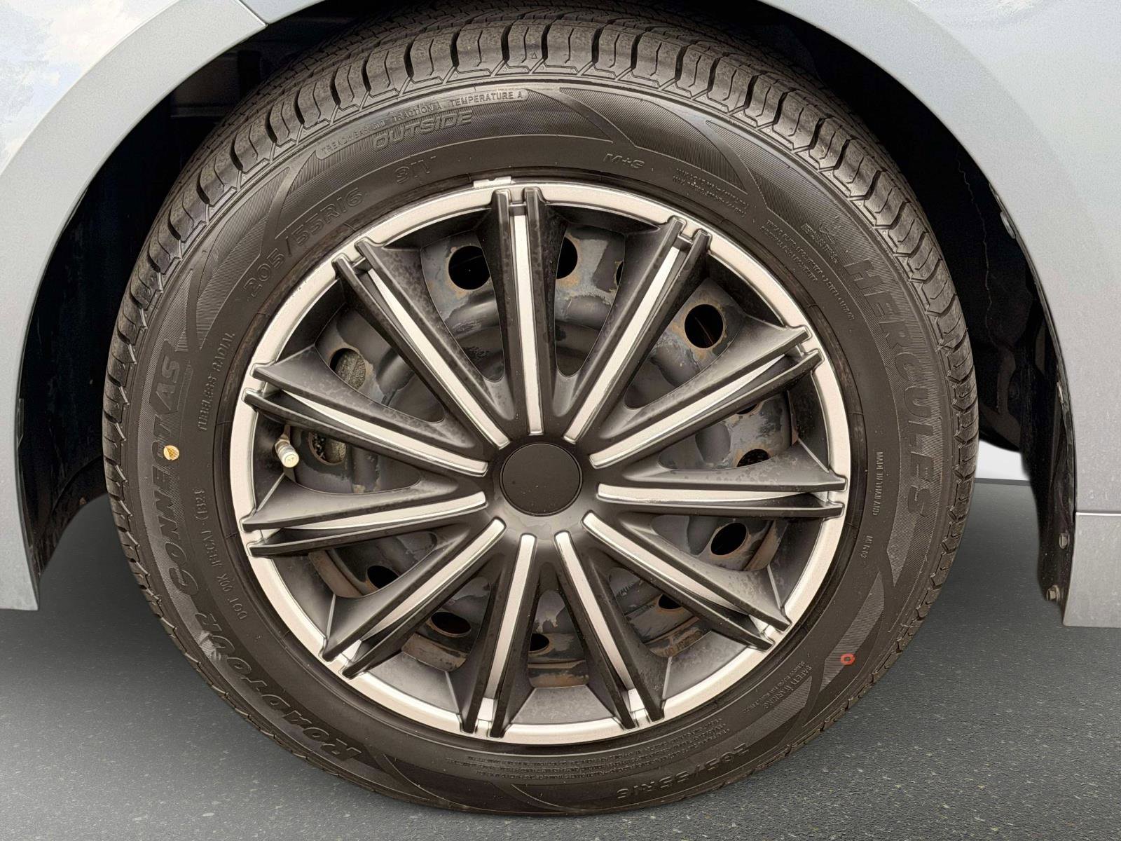 Used 2022 Toyota Corolla LE image 28