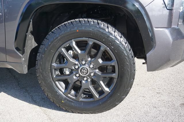 Used 2023 Toyota Tundra Platinum AWD/4WD image 22