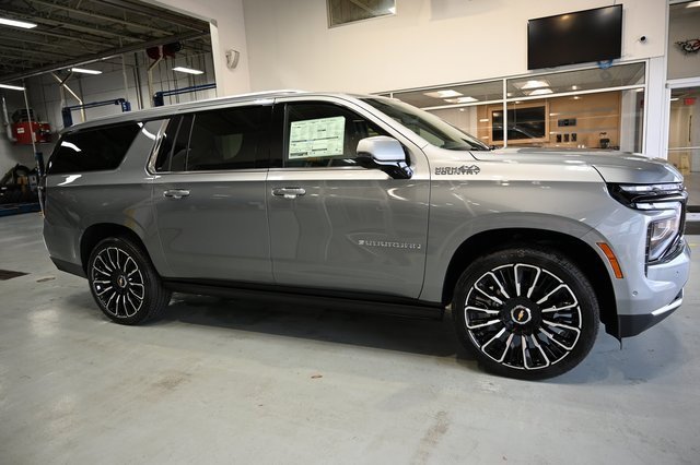 New 2026 Chevrolet Suburban High Country image 4