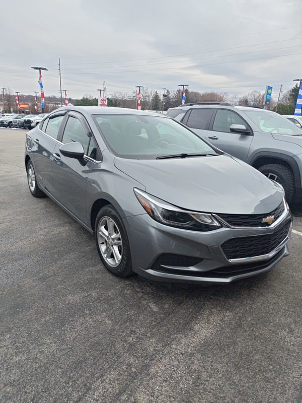 Used 2018 Chevrolet Cruze LT w/ Convenience Package image 11