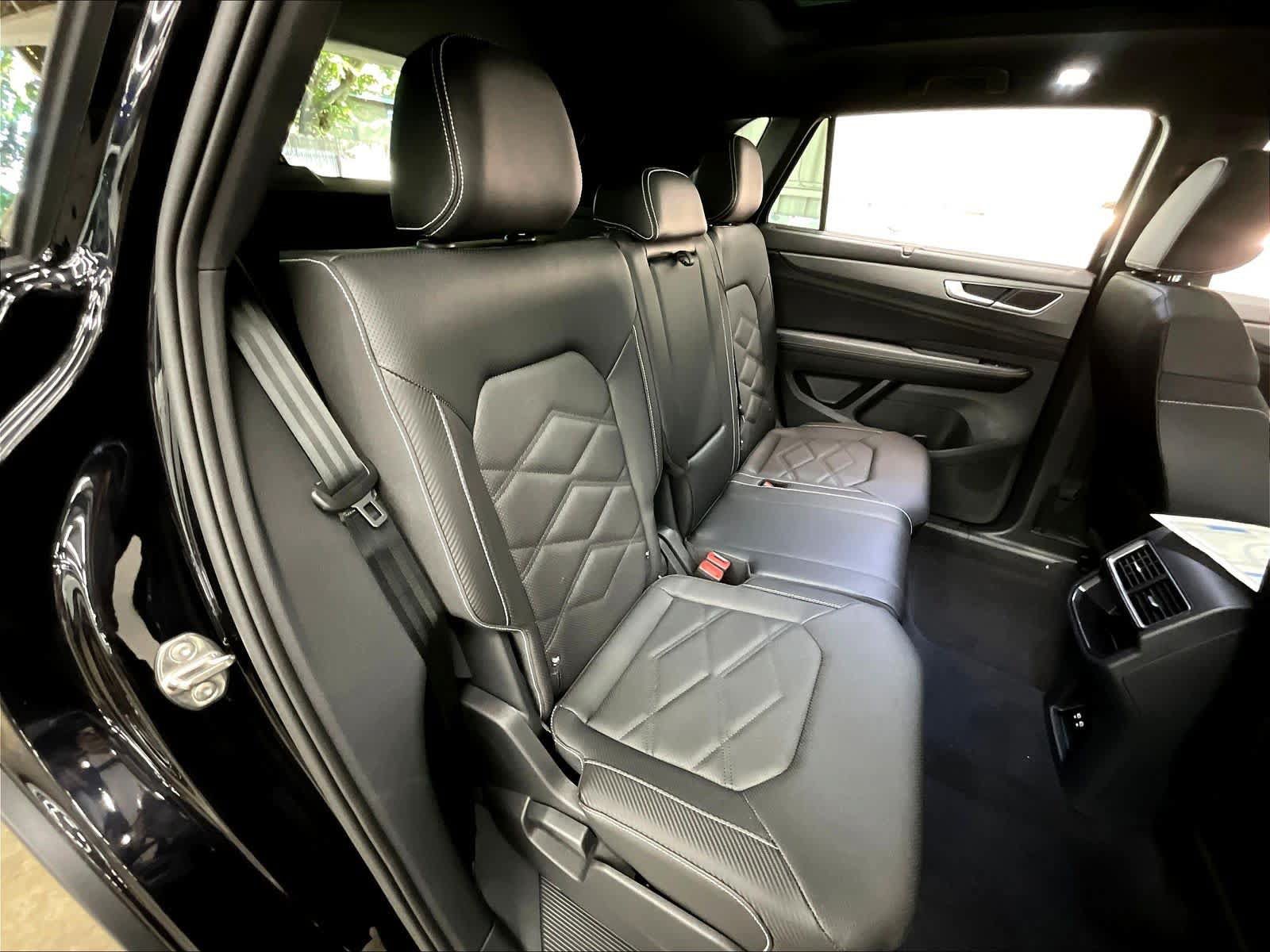 New 2026 Volkswagen Atlas Cross Sport SE AWD/4WD image 9