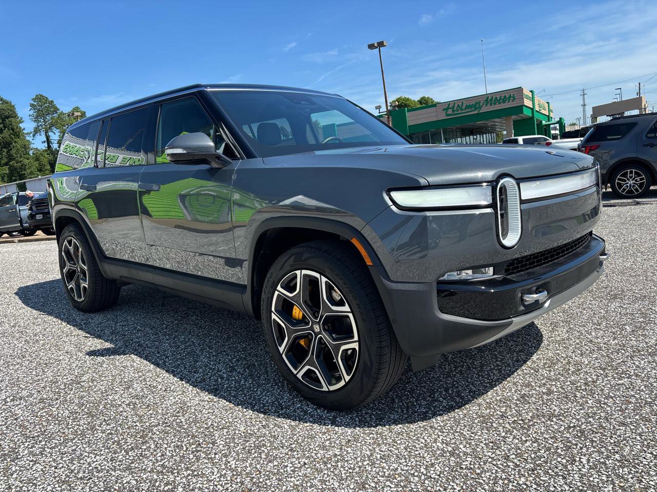 Used 2024 Rivian R1S Adventure AWD/4WD image 7