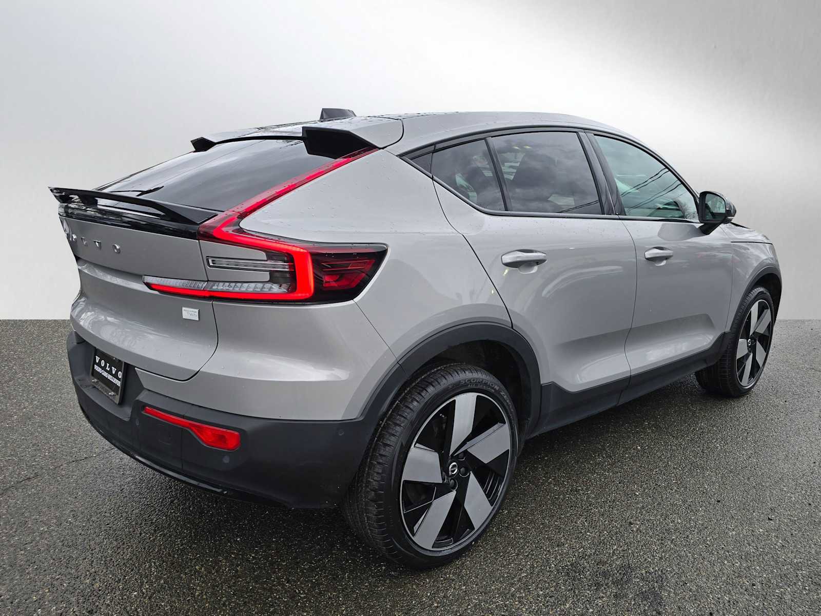 Certified 2023 Volvo C40 P8 Recharge Ultimate image 3