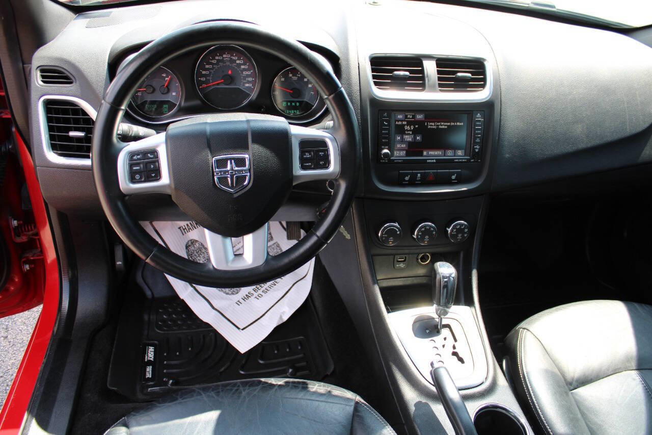 Used 2013 Dodge Avenger SXT w/ Blacktop Pkg FWD image 16