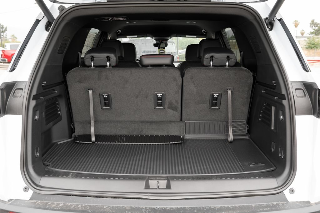 New 2026 Chevrolet Traverse Z71 w/ Enhanced Driving Package AWD/4WD image 37