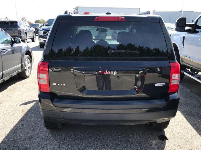 Used 2017 Jeep Patriot Latitude AWD/4WD image 11