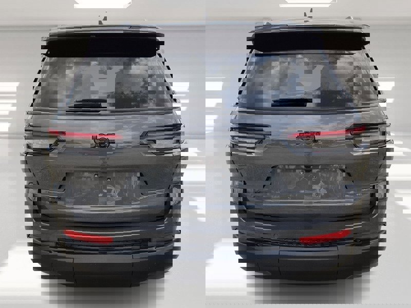 Certified 2023 Jeep Grand Cherokee L Laredo image 4