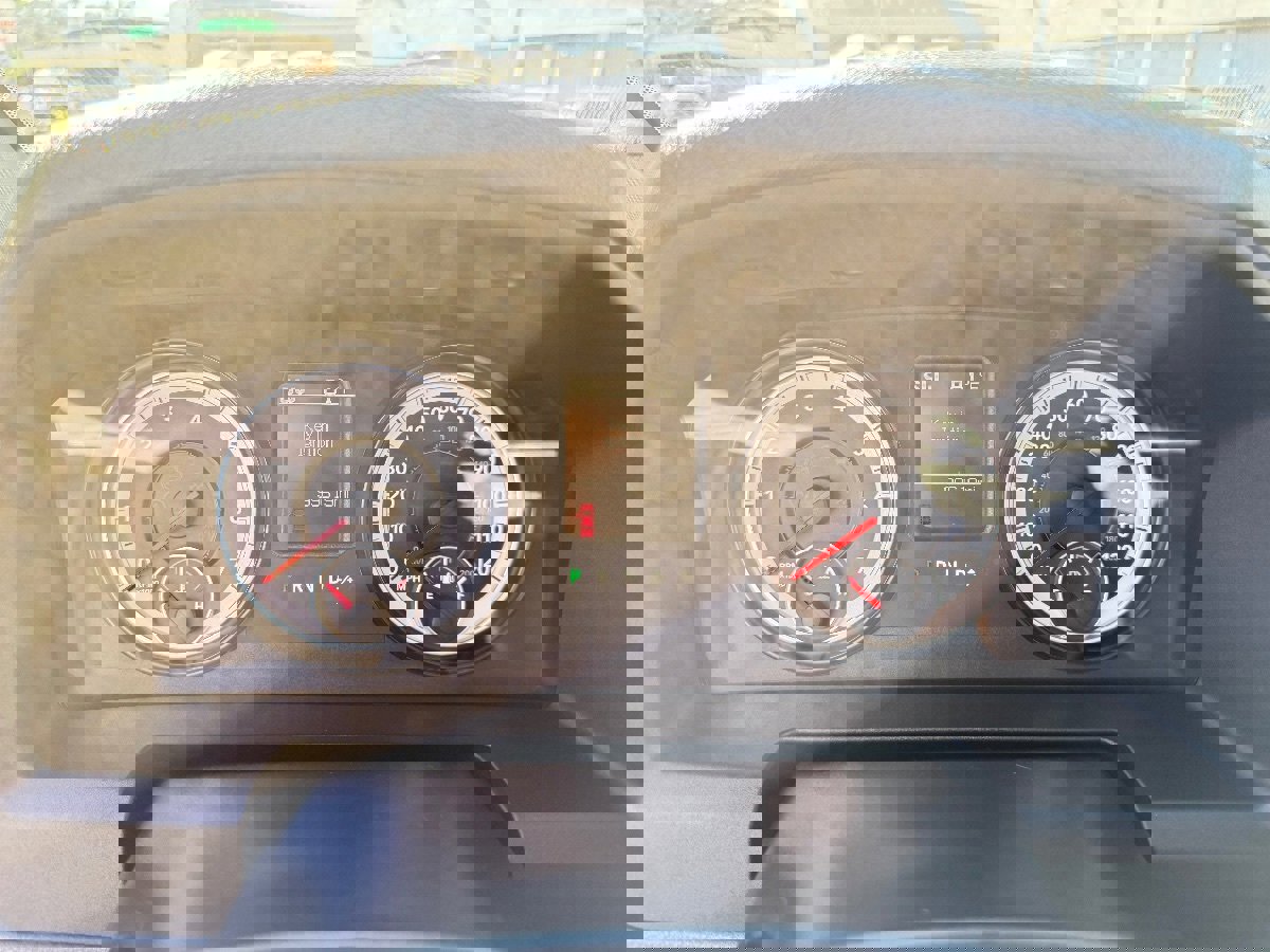 Used 2015 RAM 1500 Express image 25