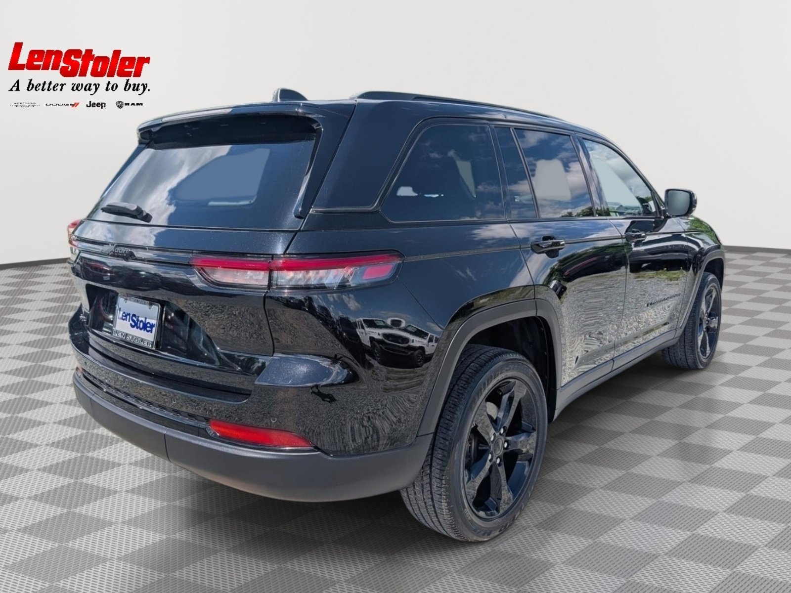 Used 2023 Jeep Grand Cherokee Altitude AWD/4WD image 5