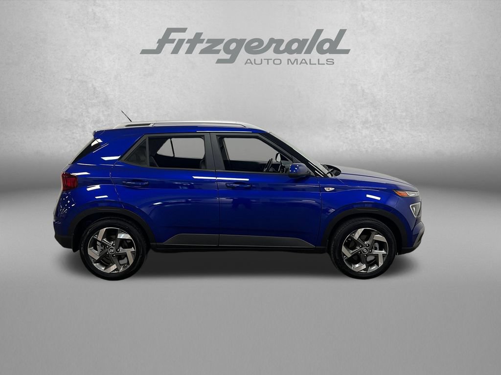 Used 2025 Hyundai Venue Limited FWD image 8