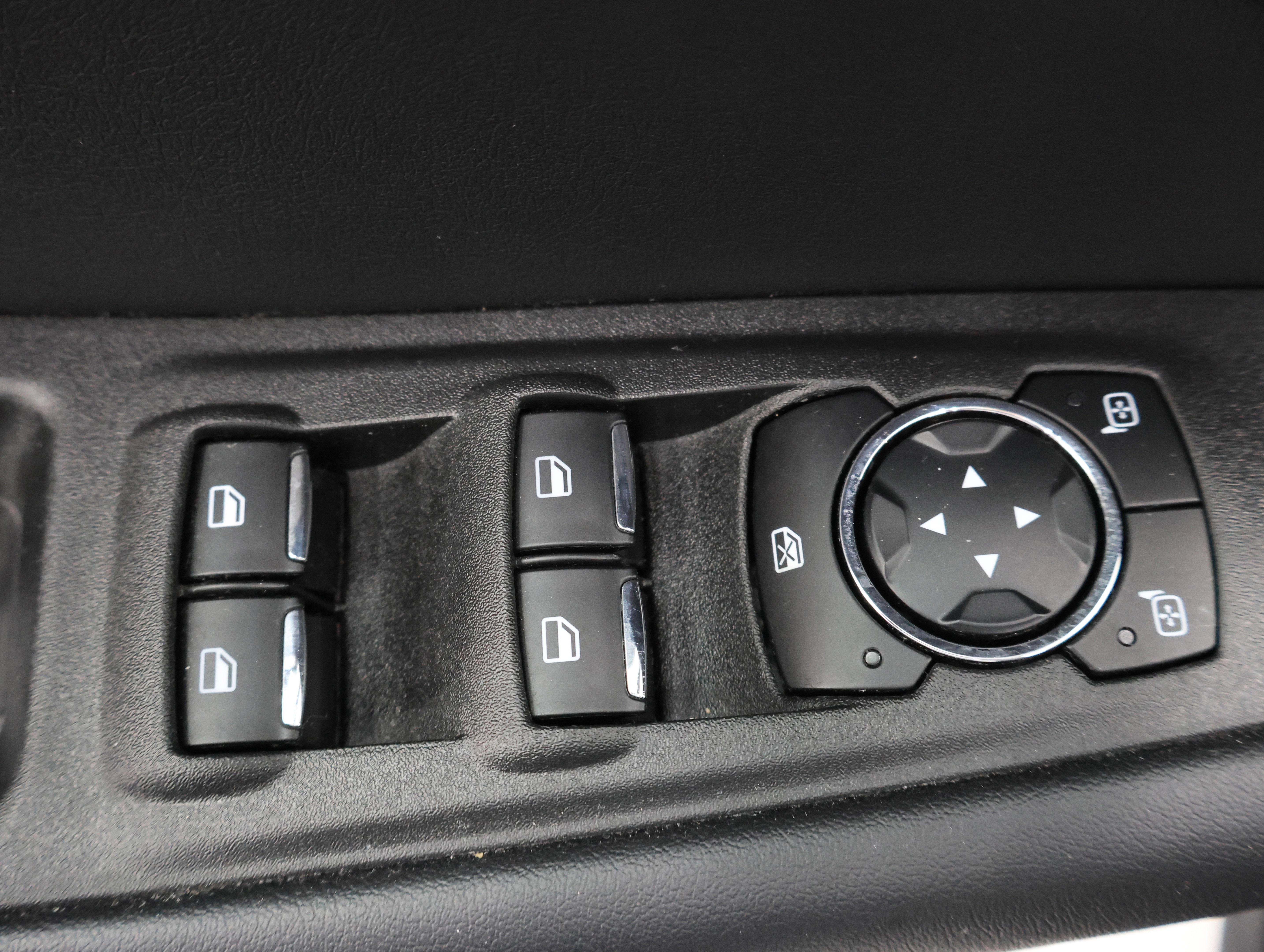 Used 2023 Ford Edge ST image 40