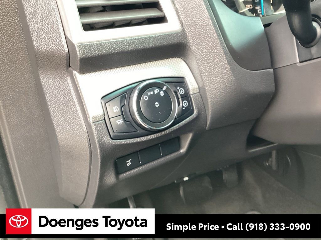 Used 2013 Ford Explorer XLT image 30