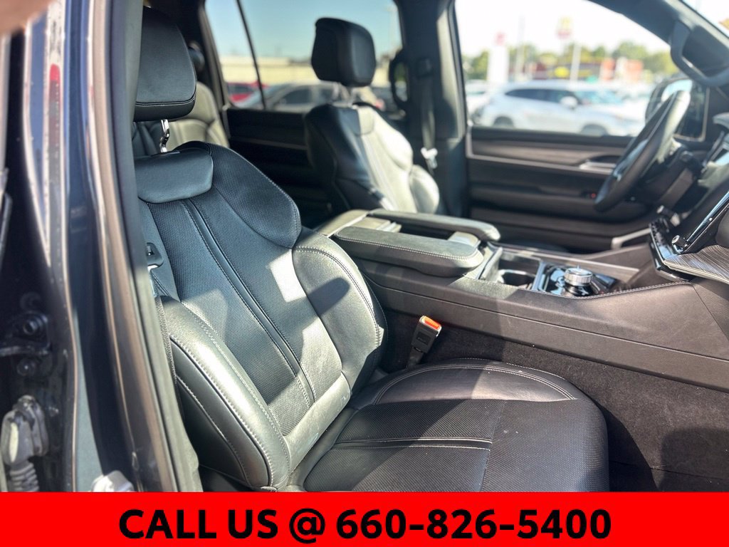 Used 2024 Jeep Wagoneer L Series II w/ Flexible Seating Group AWD/4WD image 7