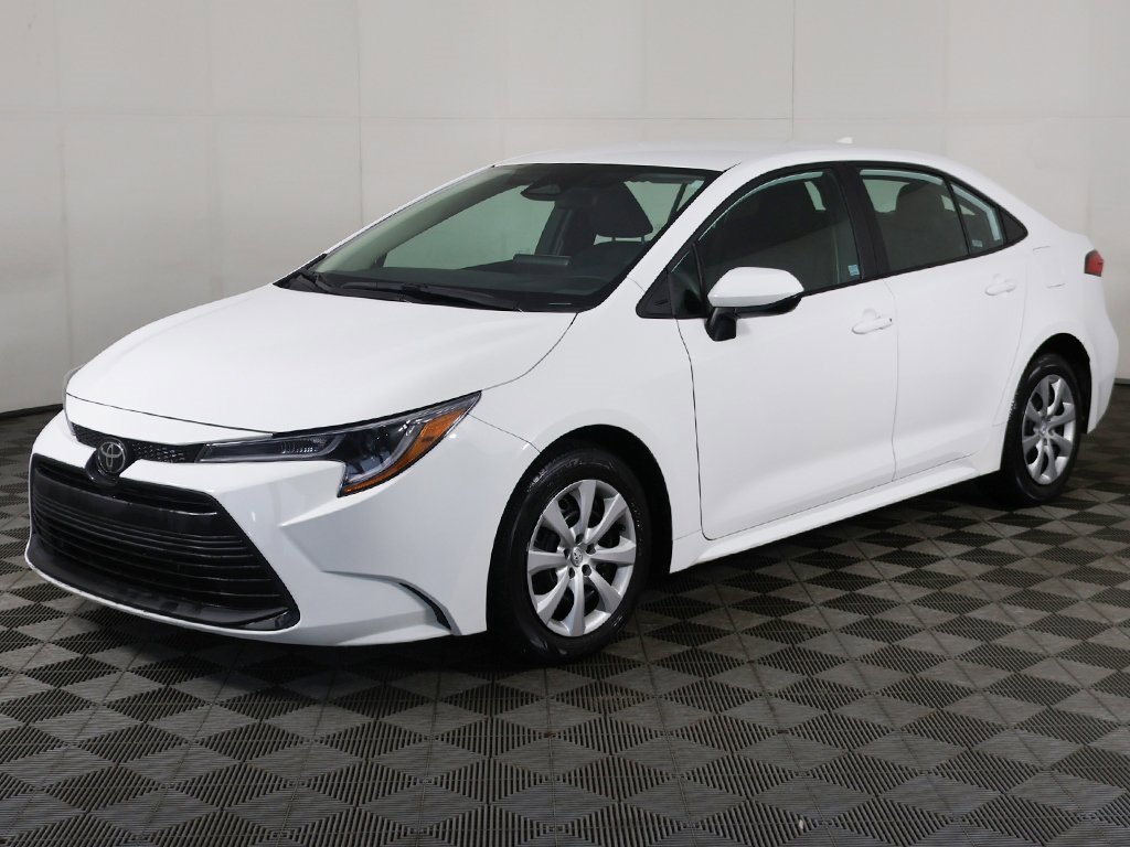 Used 2023 Toyota Corolla LE image 5