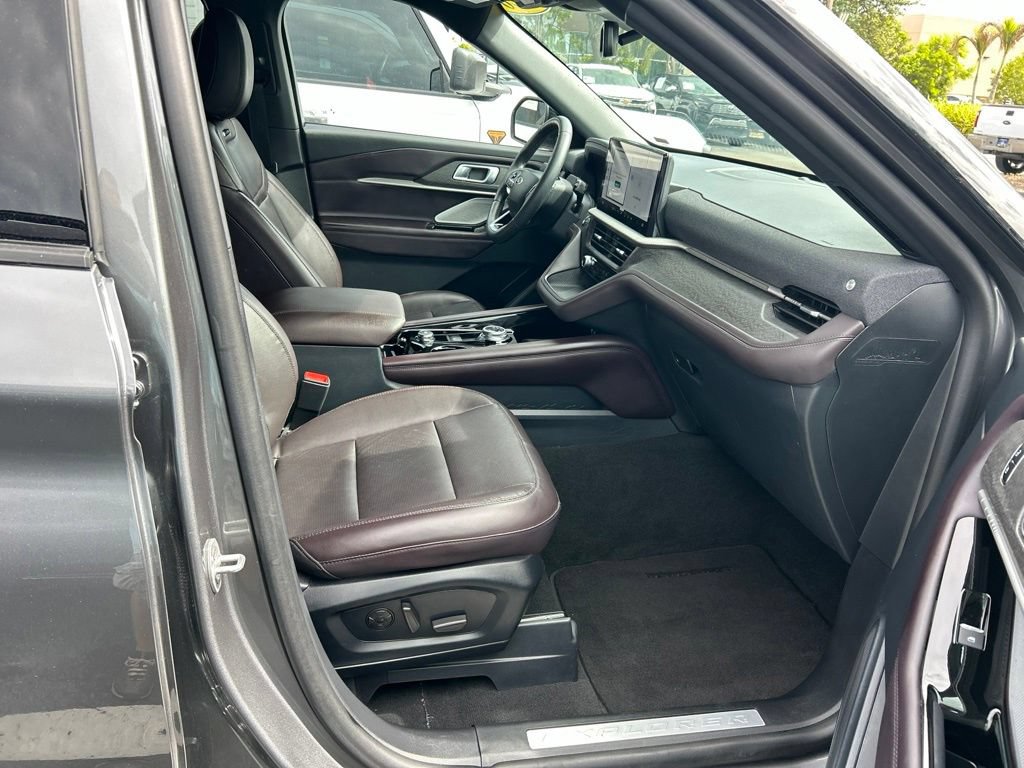 Used 2026 Ford Explorer Platinum RWD image 38