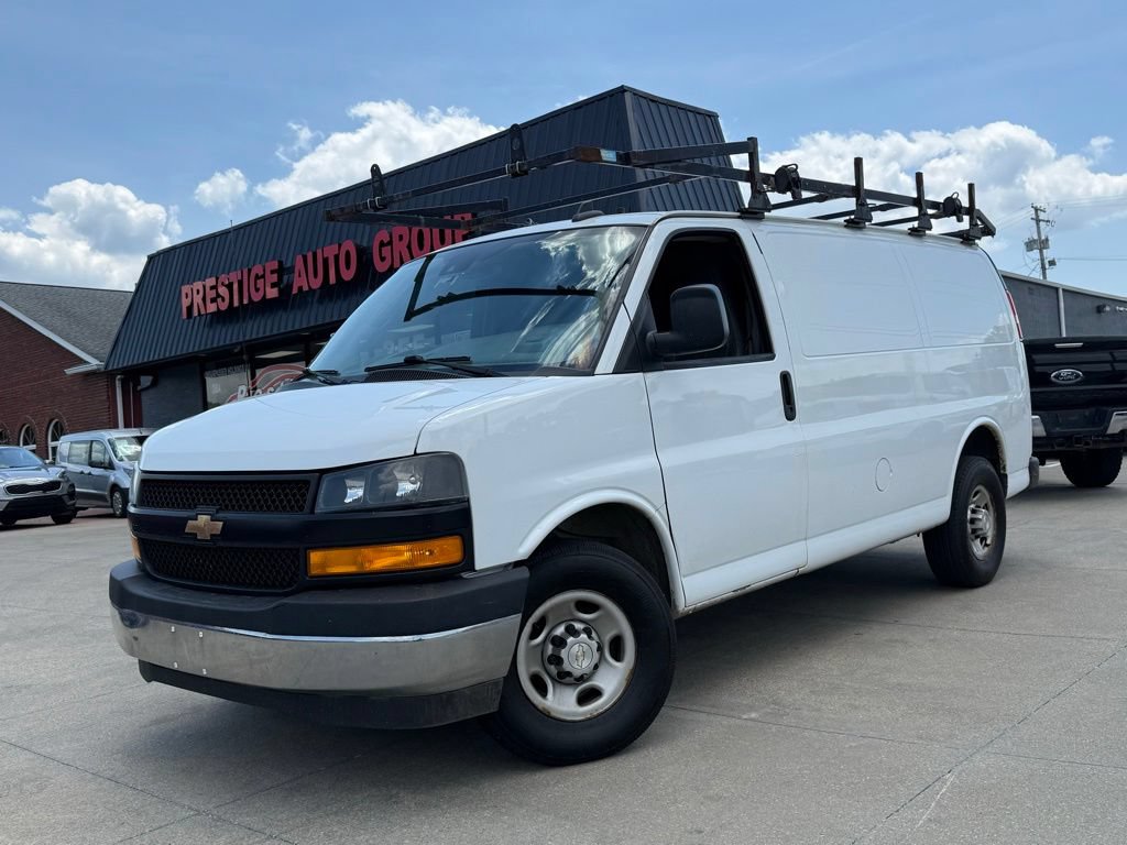 Used 2021 Chevrolet Express 3500 w/ Driver Convenience Package RWD image 22