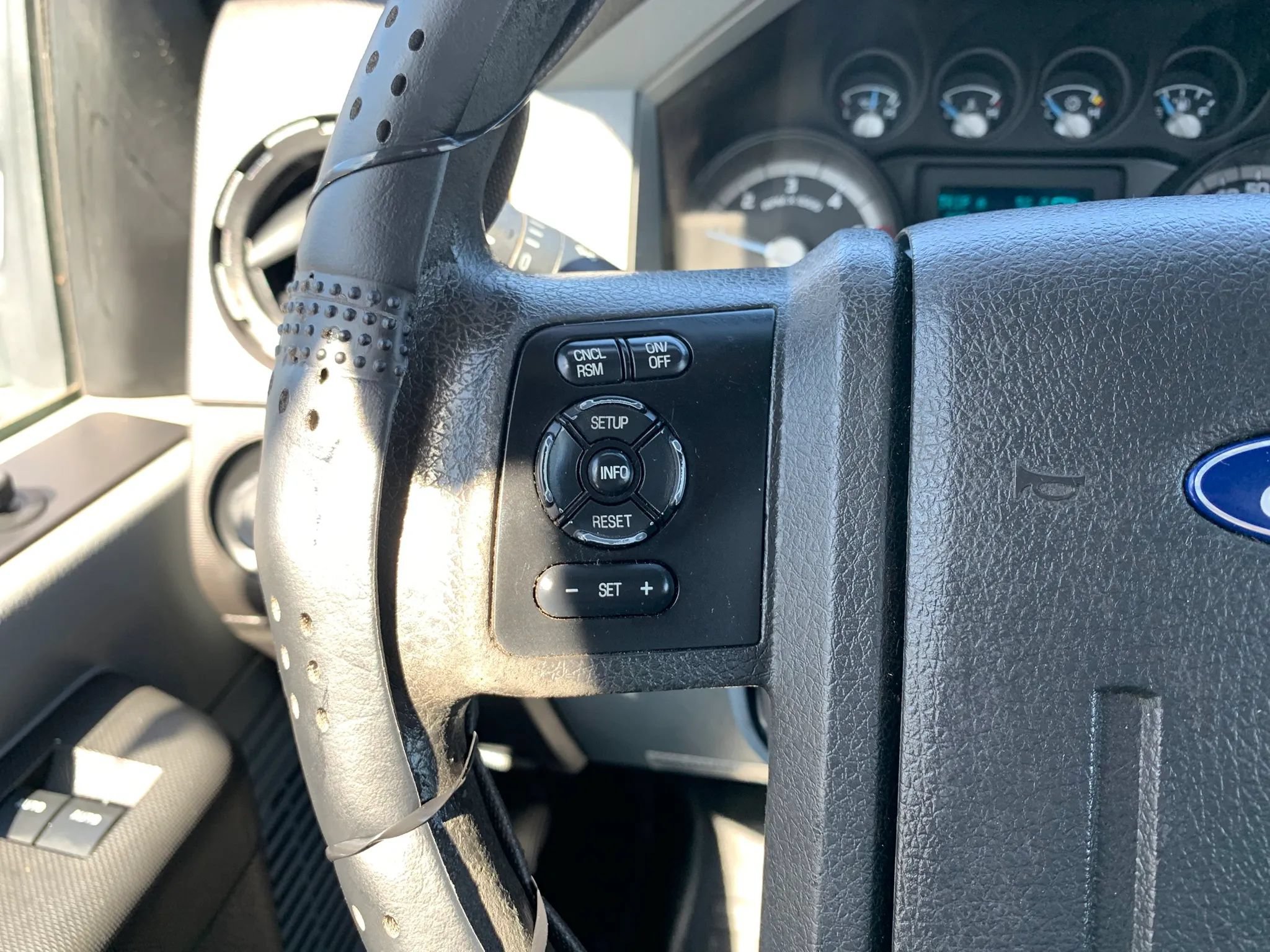 Used 2015 Ford F550 4x4 Regular Cab Super Duty image 14