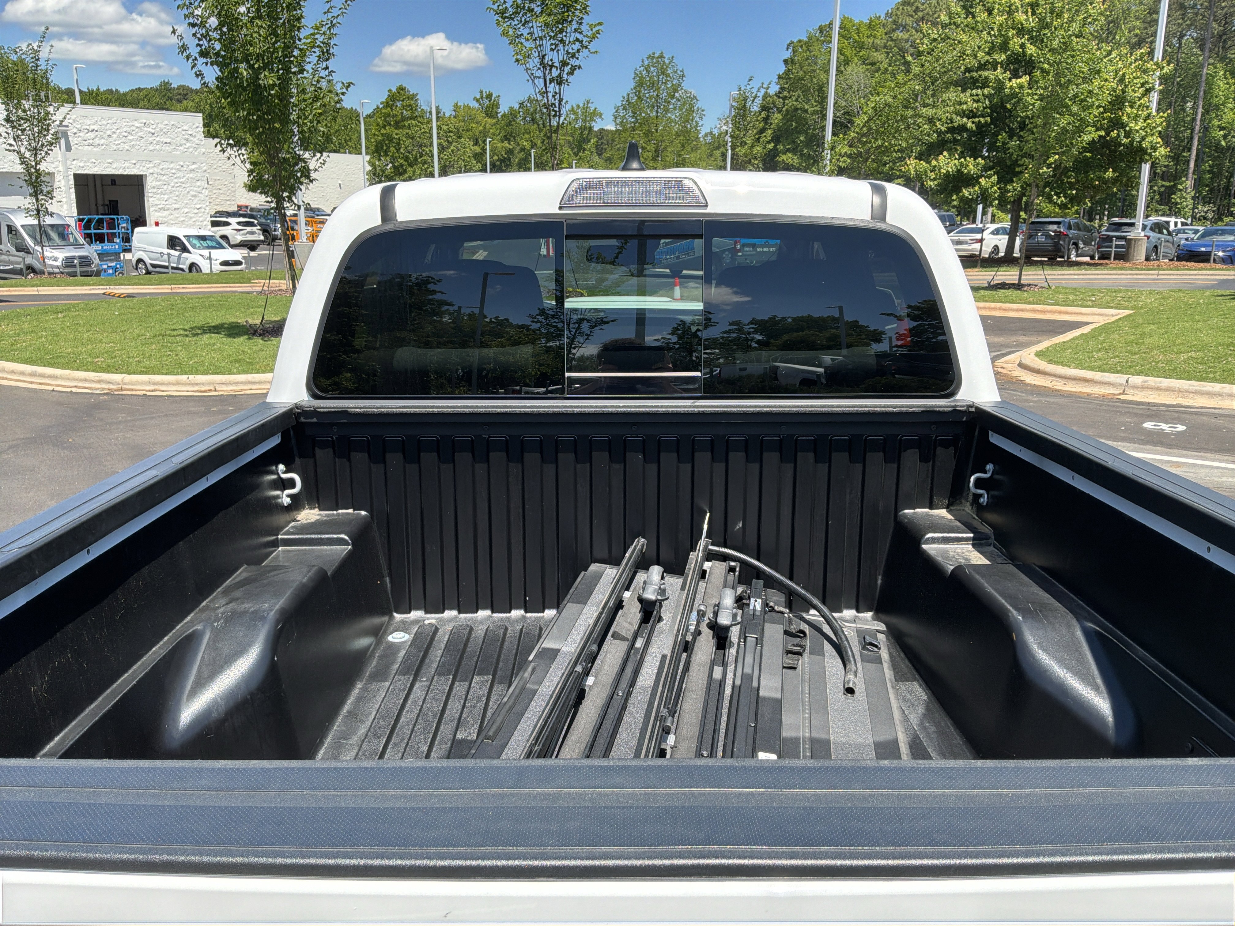 Used 2022 Toyota Tacoma TRD Sport w/ Technology Package AWD/4WD image 31