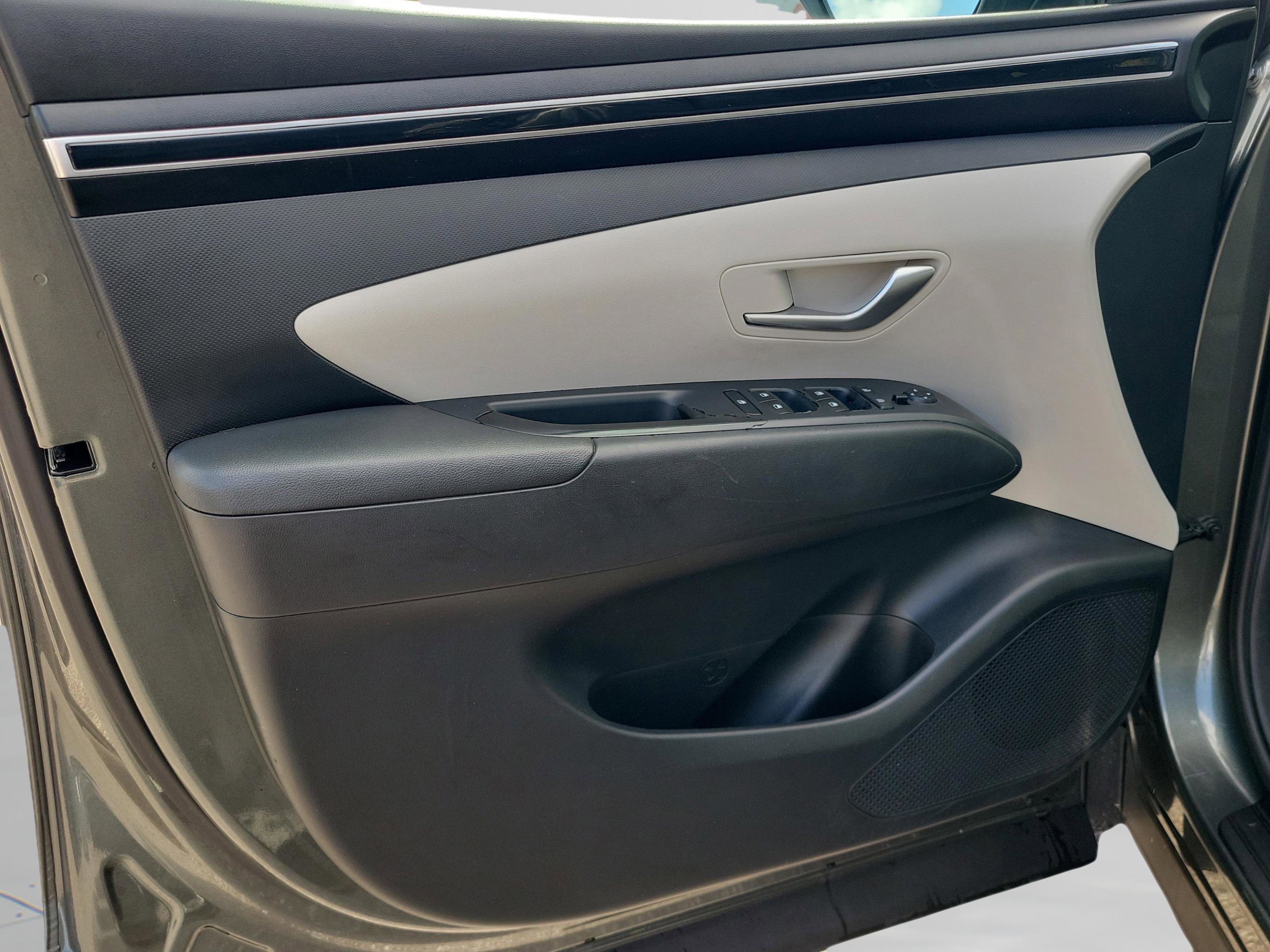 Used 2022 Hyundai Tucson SE w/ Cargo Package image 27