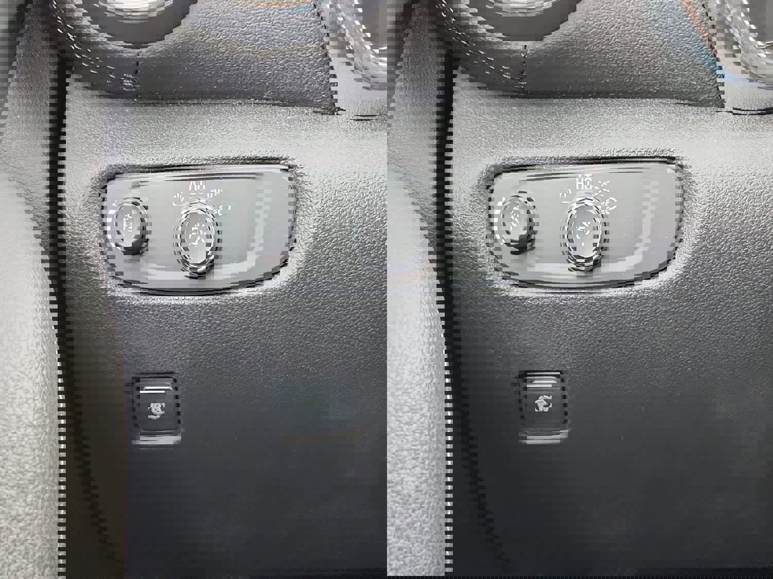 Used 2019 Chevrolet Blazer LT image 18