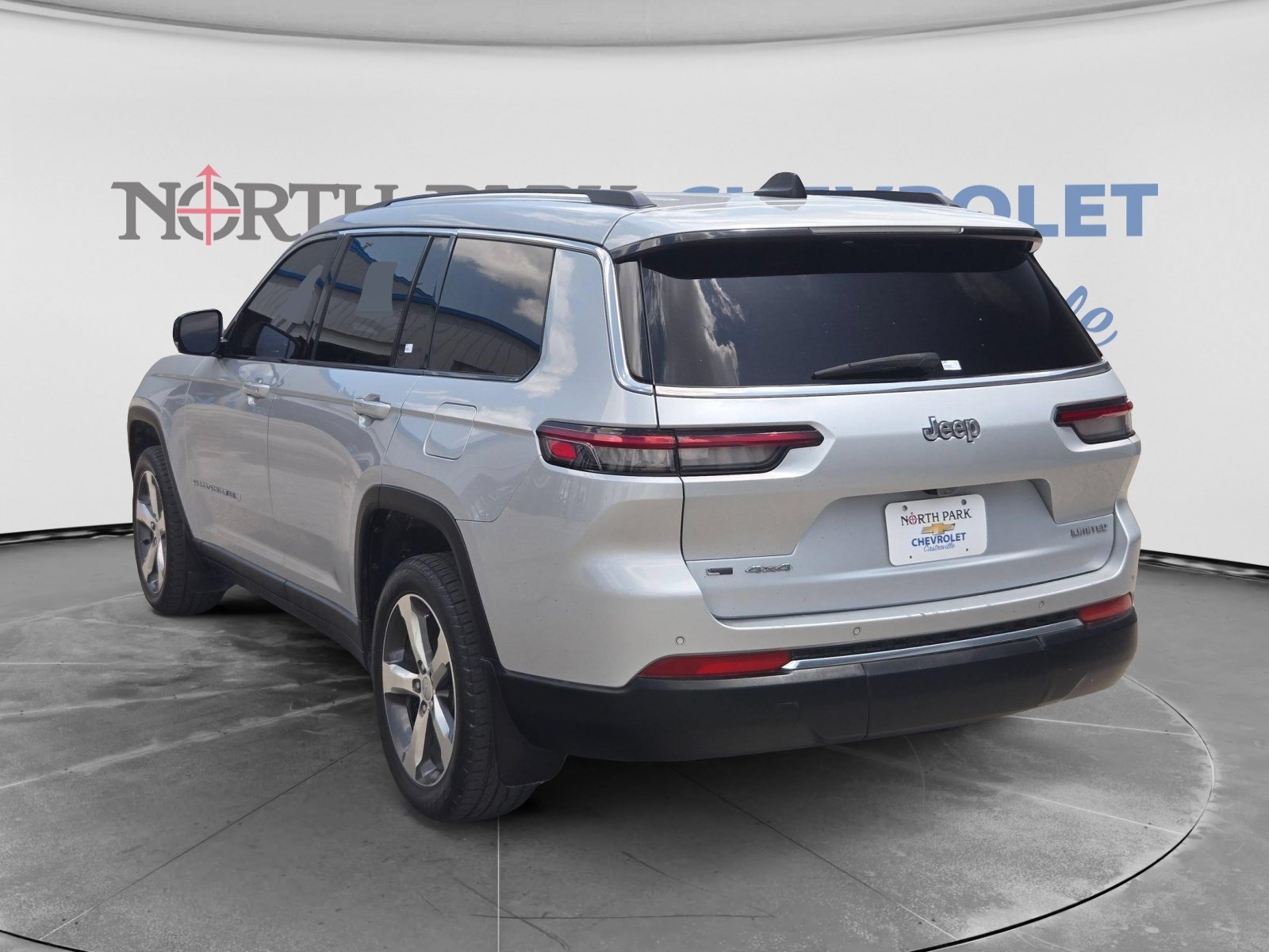 Used 2021 Jeep Grand Cherokee L Limited w/ MOPAR Finishing Package AWD/4WD image 5
