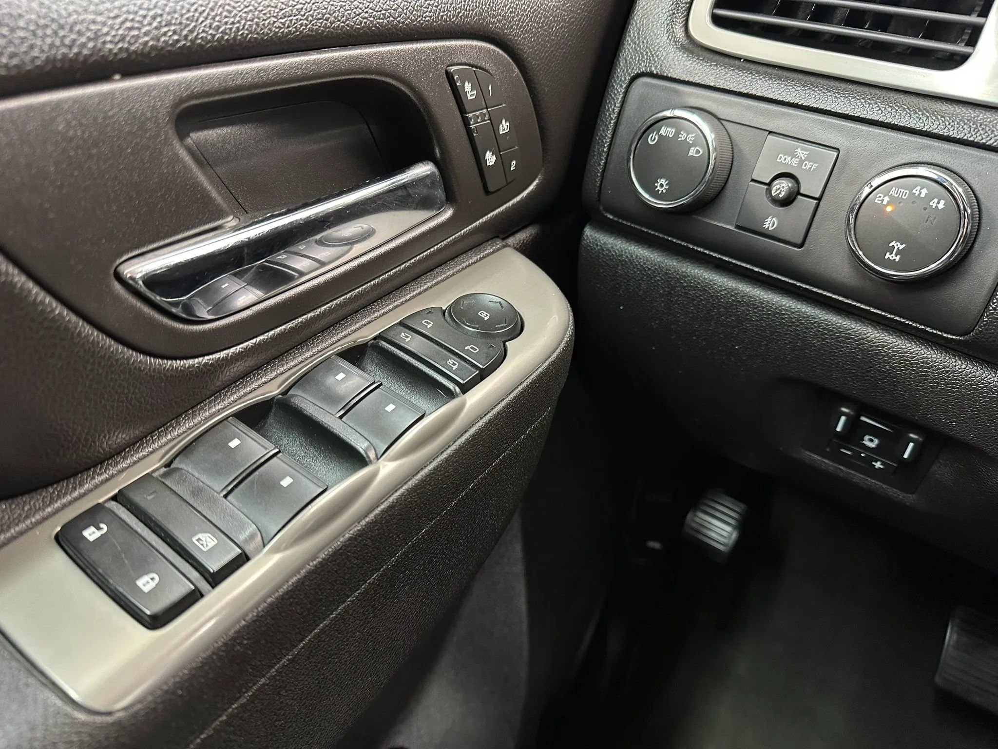 Used 2012 Chevrolet Silverado 1500 LTZ AWD/4WD image 20