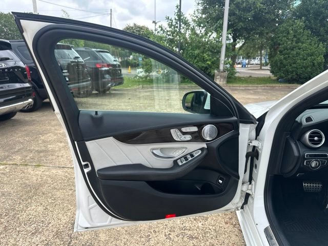 Used 2015 Mercedes-Benz C 400 4MATIC w/ Multimedia Package image 27