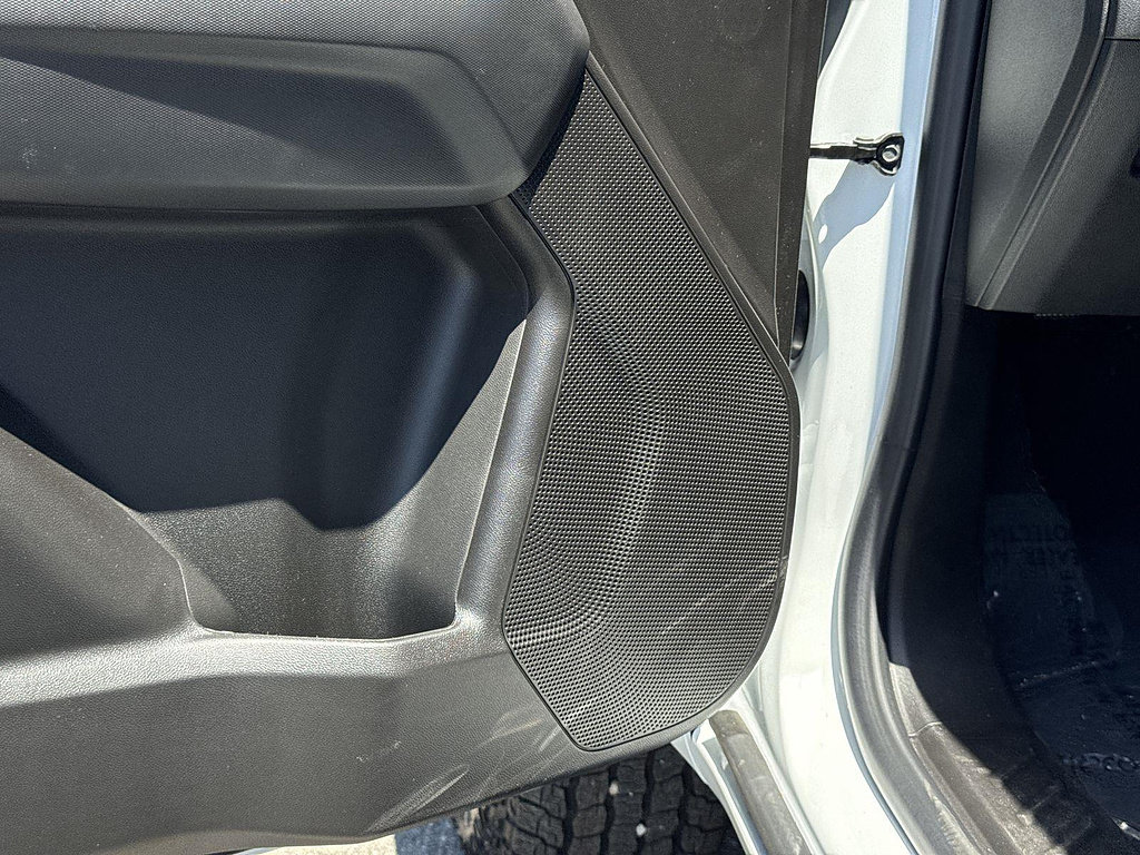 New 2026 GMC Canyon Elevation w/ LPO, Black Badging Package RWD image 18