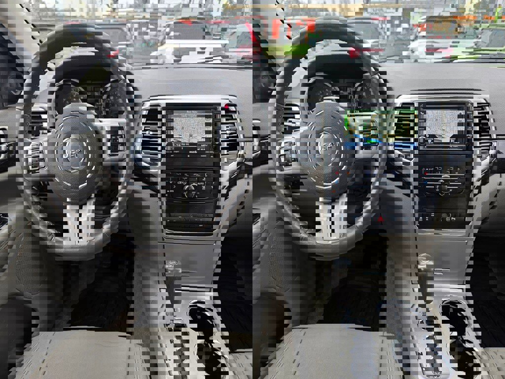 Used 2012 Jeep Grand Cherokee Altitude image 11