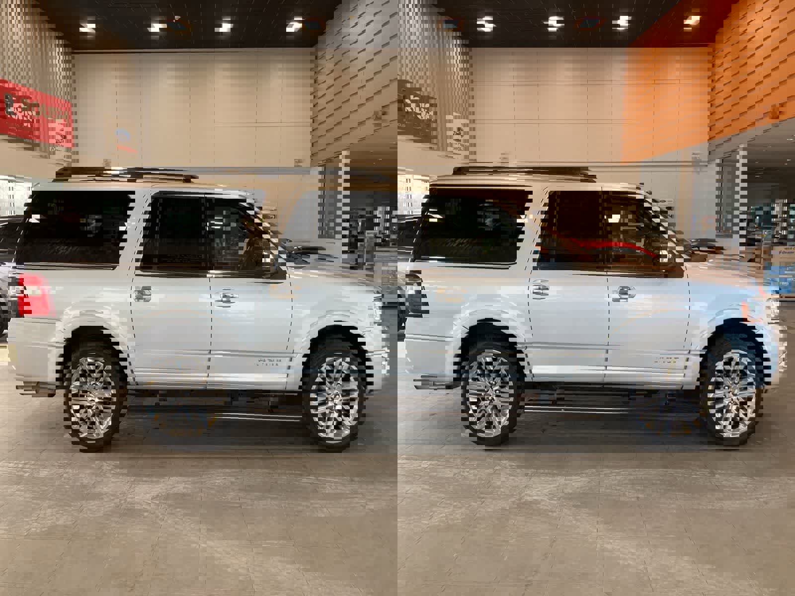 Used 2017 Ford Expedition EL Platinum image 4